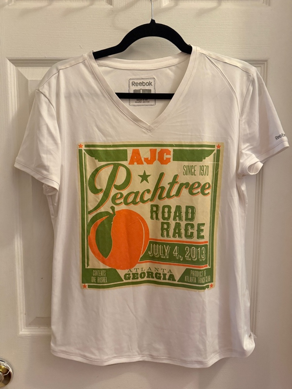 Reebok White V-Neck Peachtree Road Race Graphic Athletic Tee - L